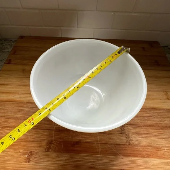 Vintage Pyrex Bowl - Picture 6 of 12